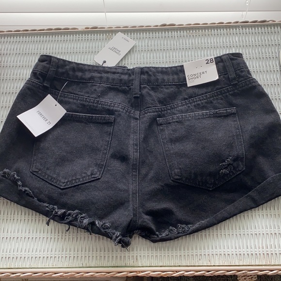 Forever 21 black denim shorts. Slim-fit size 28 - Picture 2 of 2